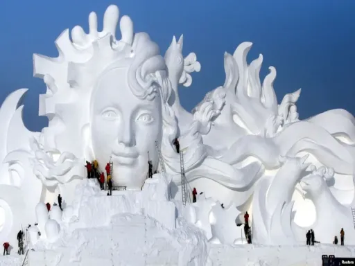  Snow sculpture 雪雕.webp