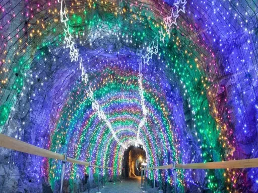 Day 02-01 Gwangmyung Cave (光明洞窟).jpg